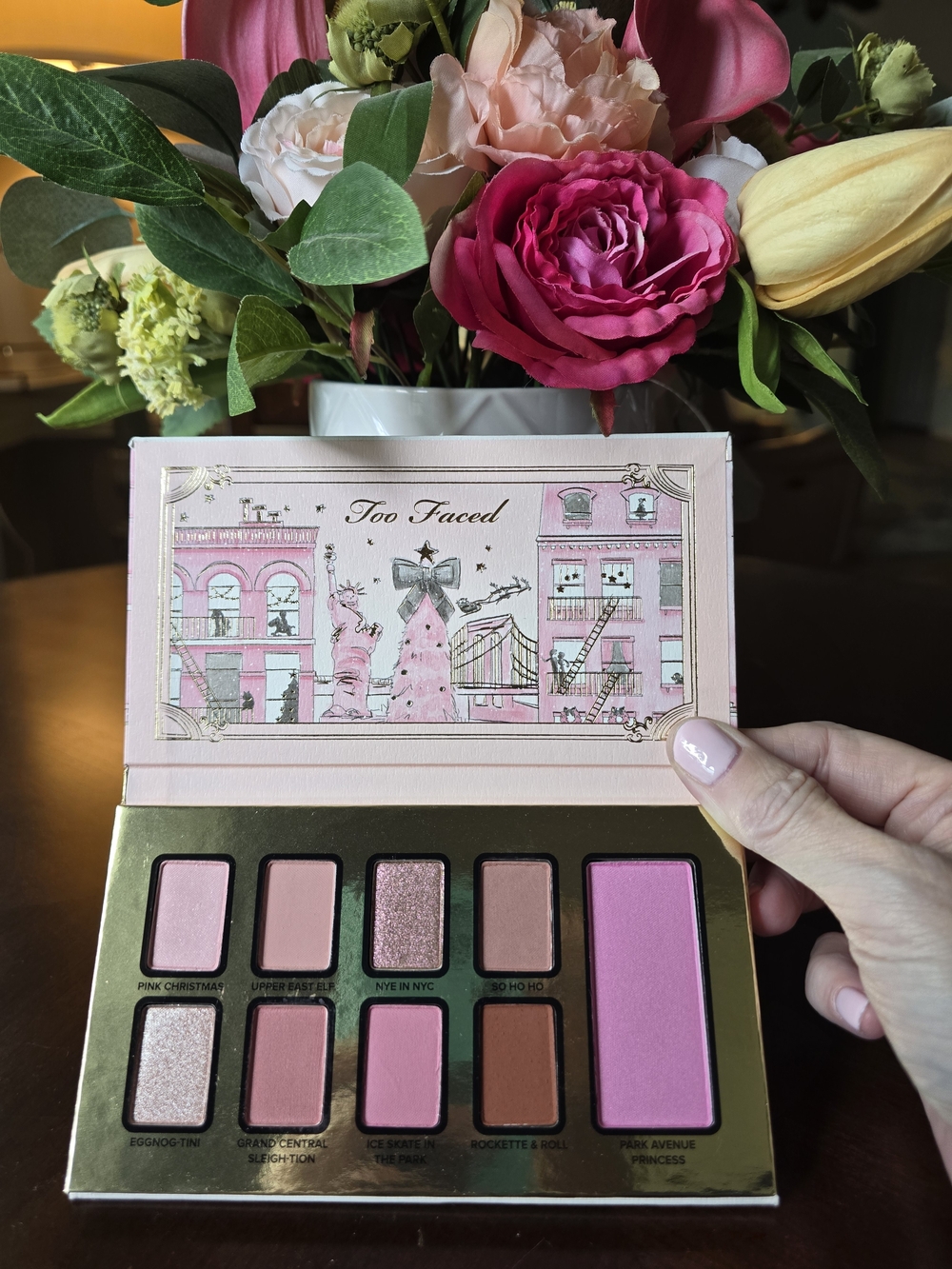 Too Faced Pink Eyeshadow Palette - Christmas In New York